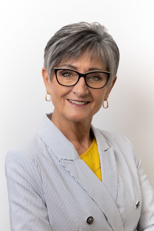 Lois Knott